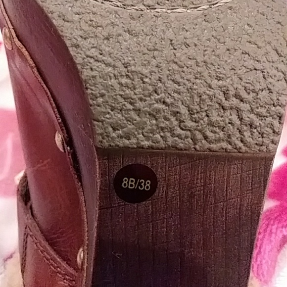 Vince Camuto Clogs - Picture 6 of 8